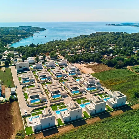 Taria 4*
